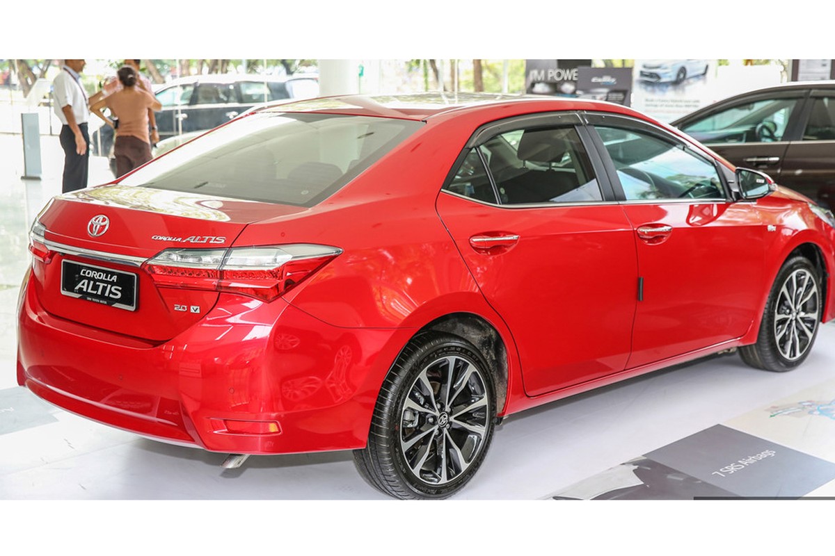 Toyota Corolla Altis 2017 “chot gia” tu 638 trieu dong-Hinh-3